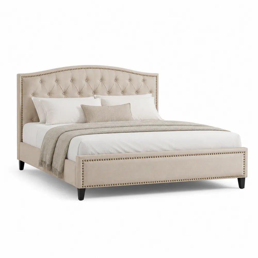Letto matrimoniale in legno con rivestimento in velluto beige